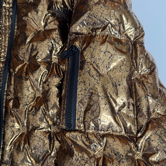 The North Face metallic gold Holladown jacket - Picture 13 of 13